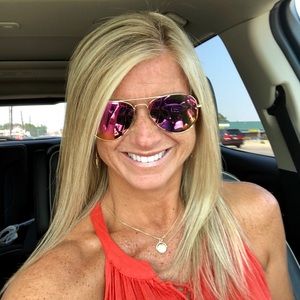 Meet your Posher, Leslie